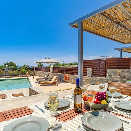 Villa Chloe Seastone By Kiotári